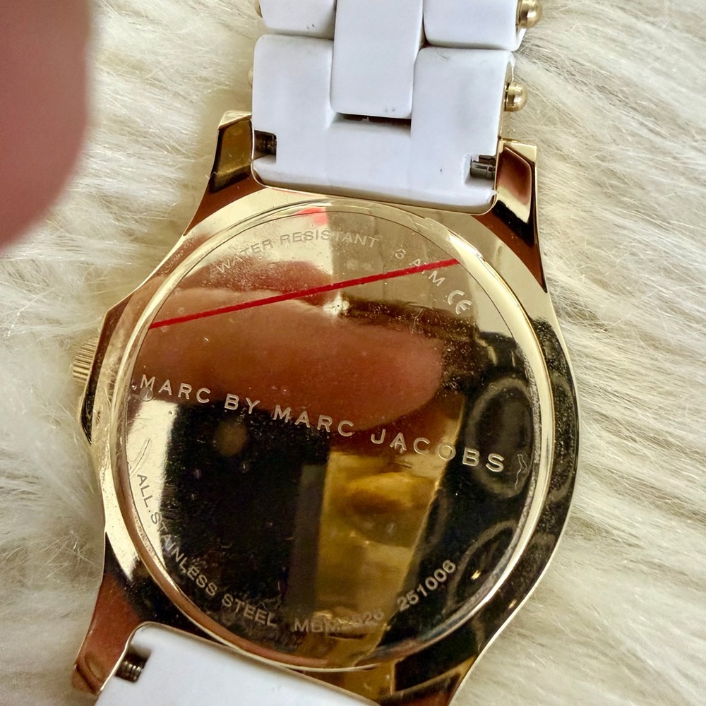 Marc by Marc Jacobs Women's White Gold Quartz Wristwatch Water-Resistant Analog - Picture 5 of 7